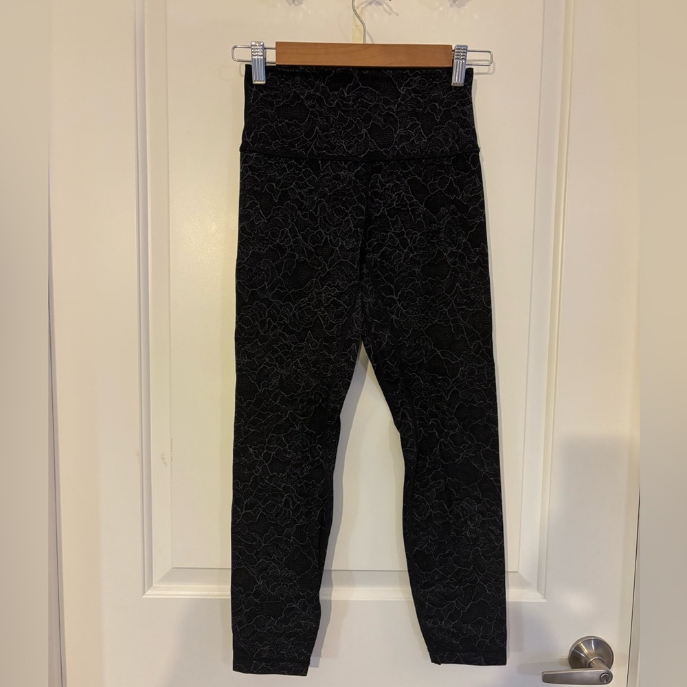 Lululemon Athletica Black Snake Print Patterned Leggings